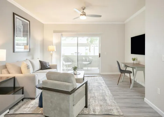 Apartment Landing Modern With Amazing Amenities *