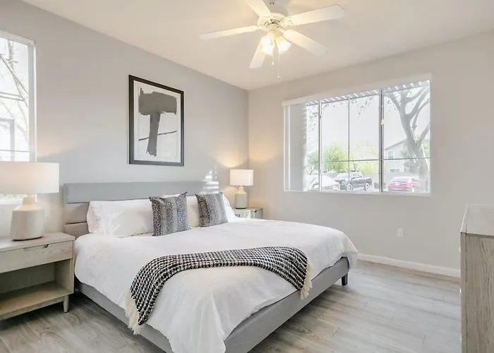 Landing Modern With Amazing Amenities Apartment *