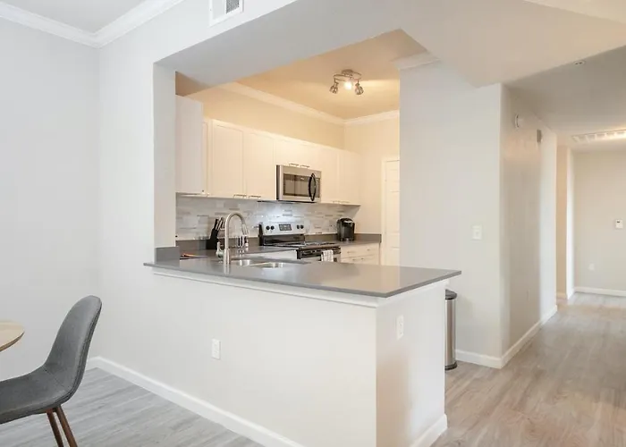 Landing Modern With Amazing Amenities Apartment Anthem
