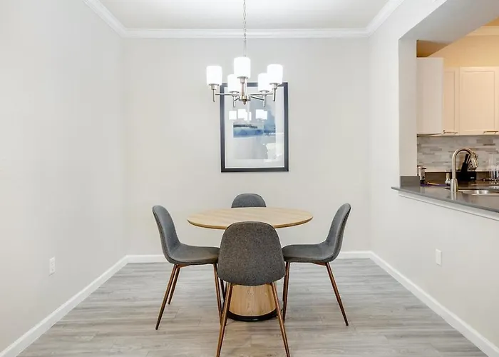 Apartment Landing Modern With Amazing Amenities